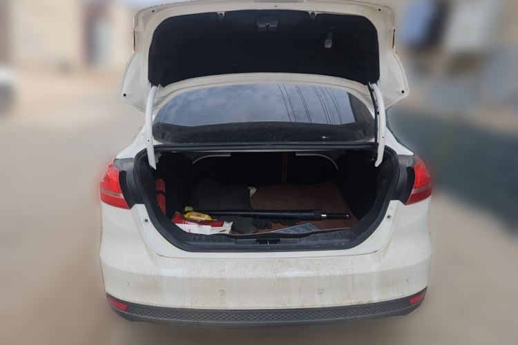 Used Ford Focus 2018 Sedan Classic 1.6L Automatic Comfort Plus Smart Drive Version Trunk