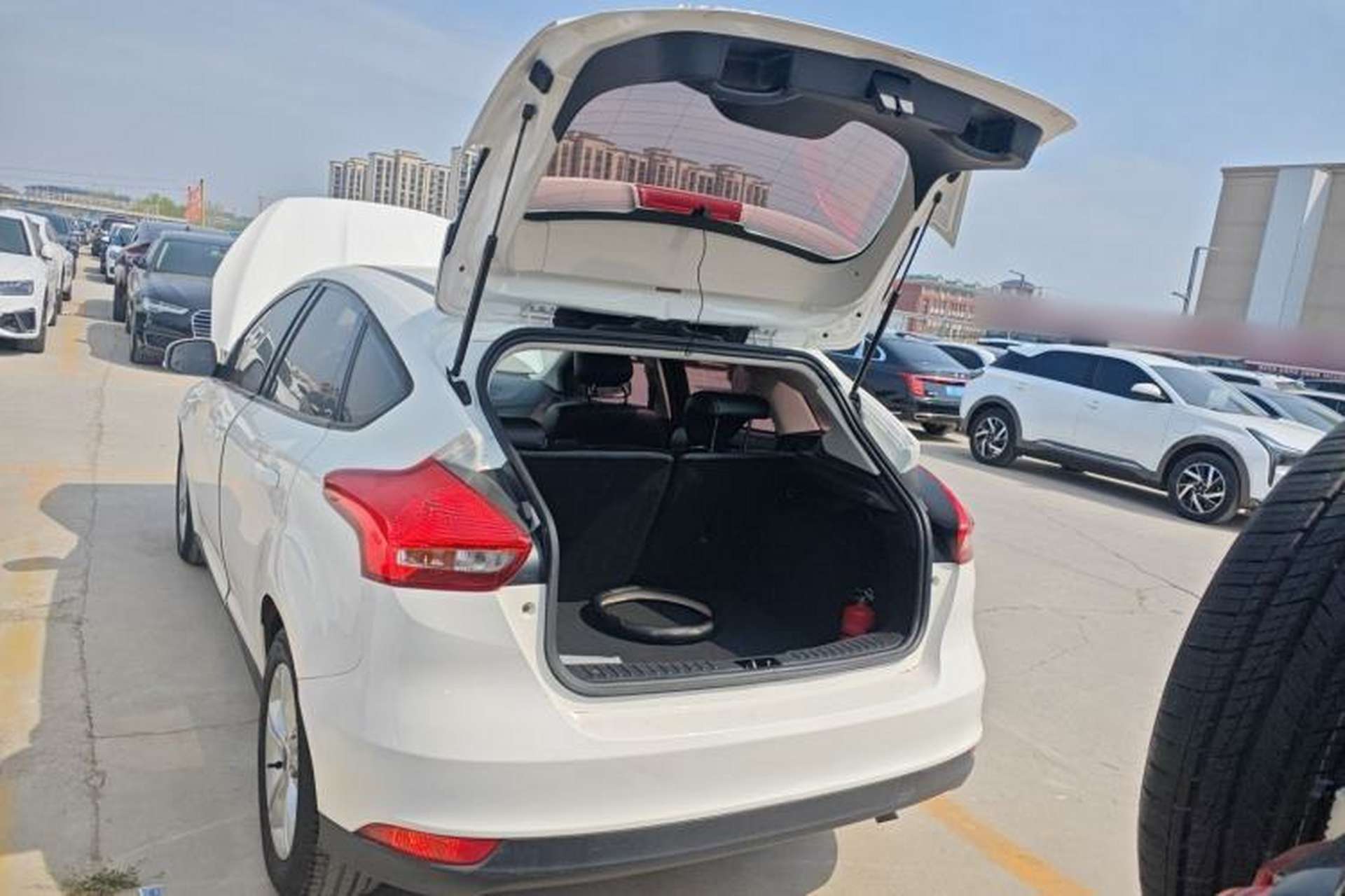 Used Ford Focus 2018 Hatchback Classic 1.6L Automatic Comfort Plus SmartDrive Edition Trunk