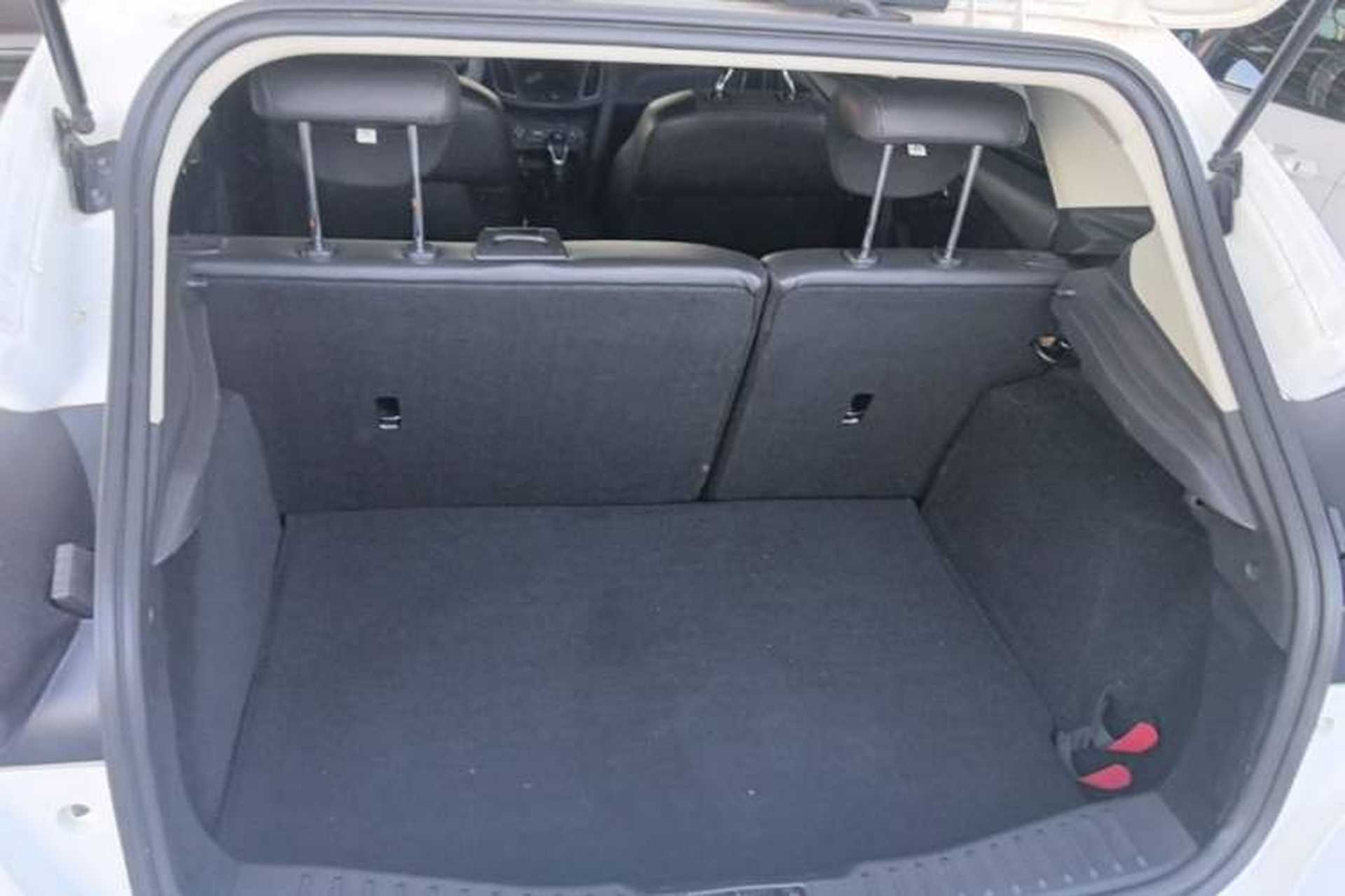Used Ford Focus 2018 Hatchback Classic 1.6L Automatic Trendy SmartDrive Edition Trunk
