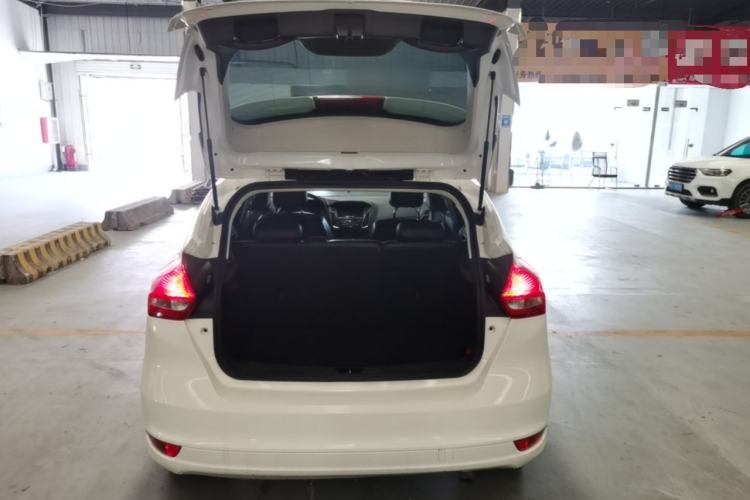Used Ford Focus 2018 Hatchback Classic 1.6L Automatic Comfort Plus SmartDrive Edition Trunk