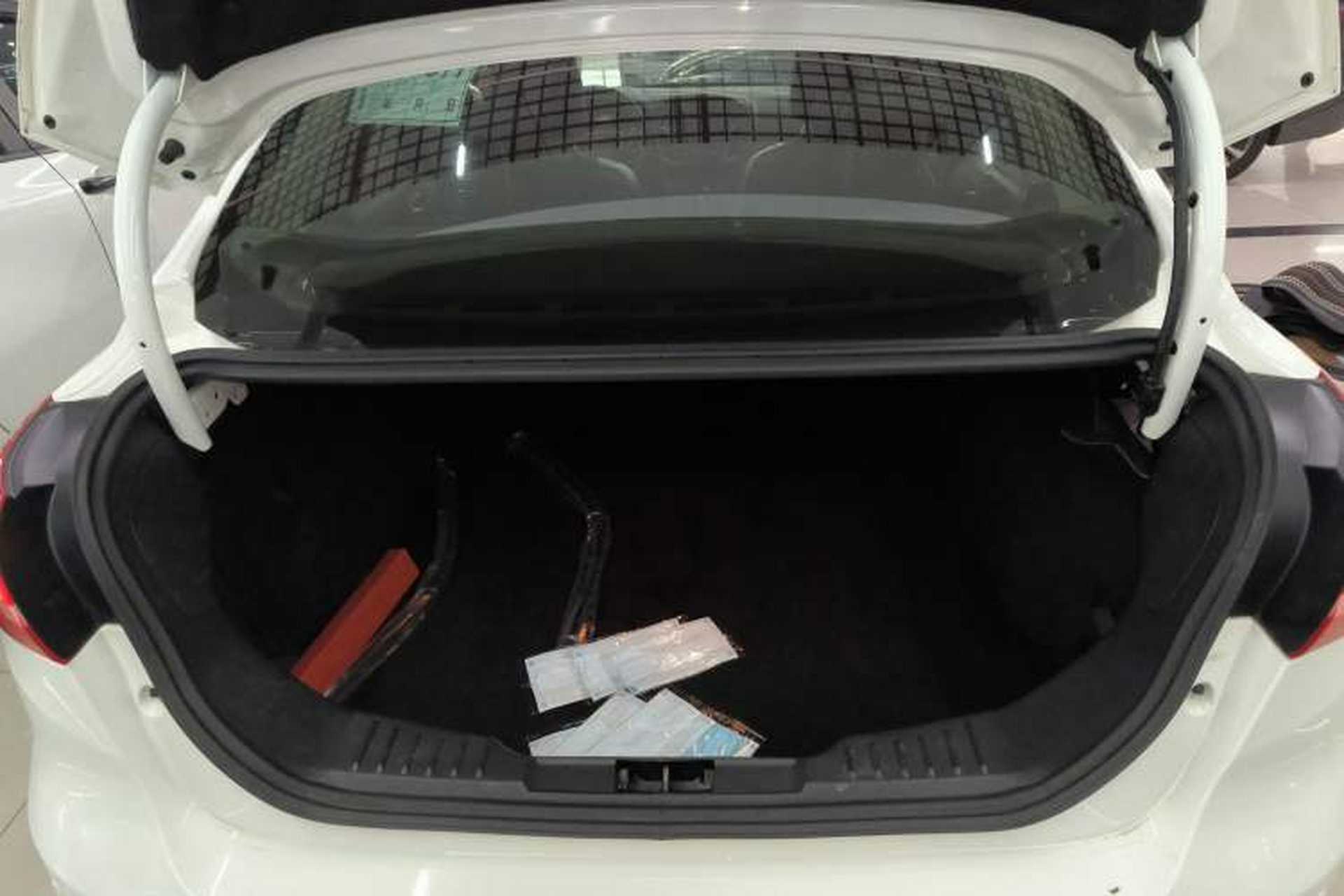 Used Ford Focus 2018 Sedan Classic 1.6L Automatic Trendy SmartDrive Edition Trunk