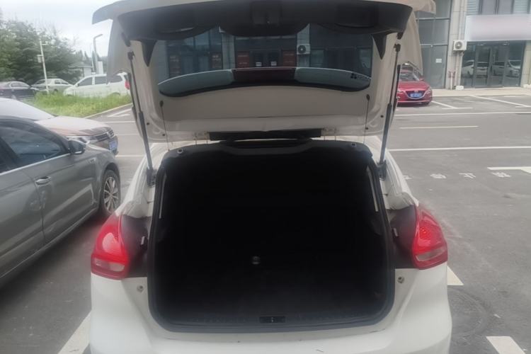 Used Ford Focus 2018 Hatchback Classic 1.6L Automatic Comfort Plus SmartDrive Edition Trunk