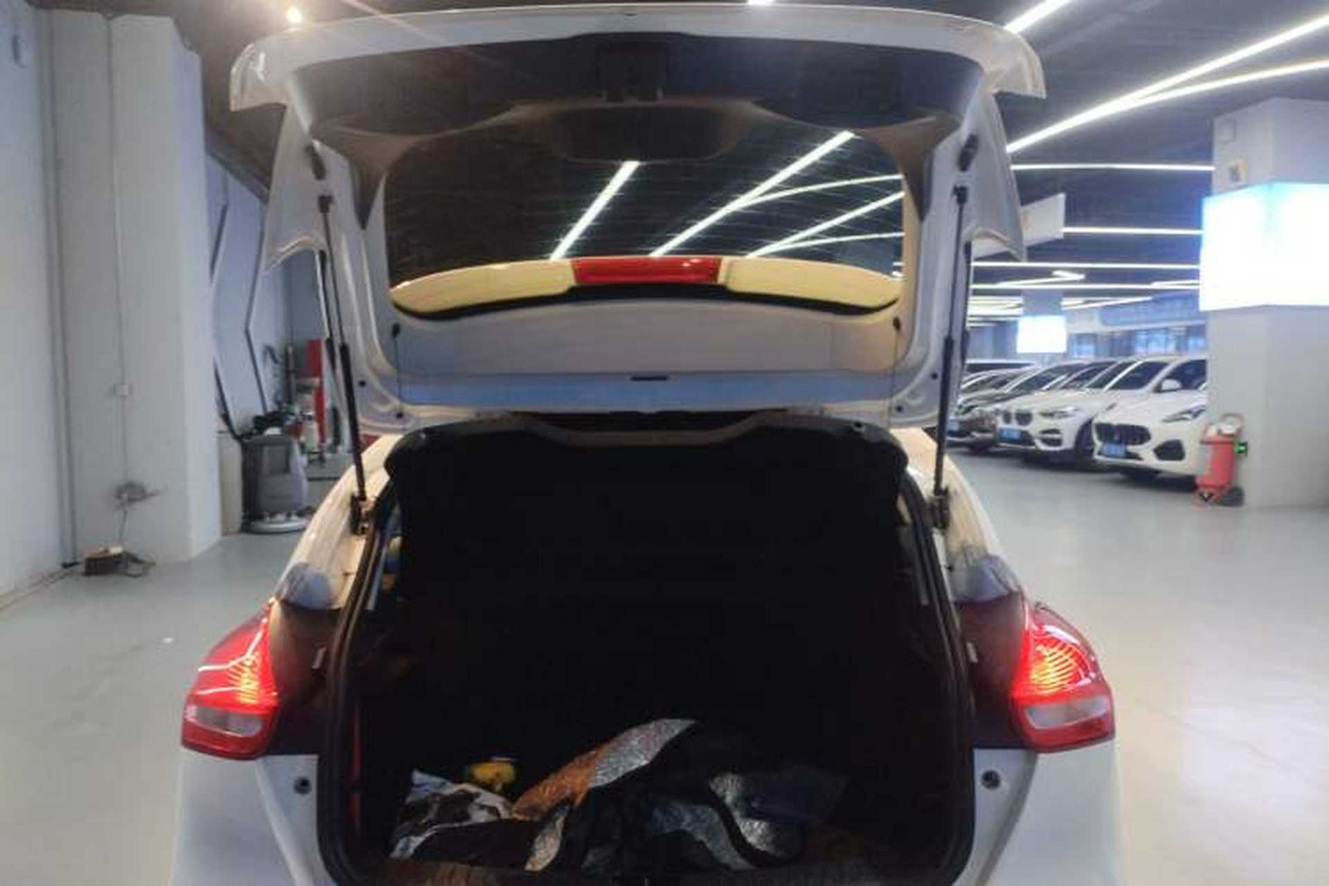 Used Ford Focus 2018 Hatchback Classic 1.6L Automatic Trendy SmartDrive Edition Trunk