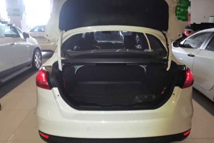 Used Ford Focus 2018 Sedan Classic EcoBoost 180 Automatic Elite Model Trunk