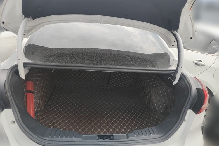 Used Ford Focus 2018 Sedan Classic 1.6L Automatic Trendy SmartDrive Edition Trunk