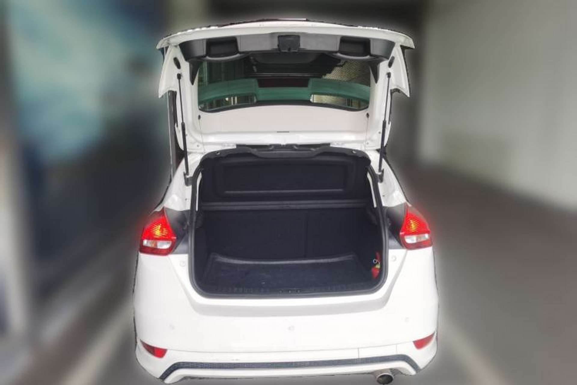 Used Ford Focus 2018 Hatchback Classic 1.6L Automatic Comfort Plus SmartDrive Edition Trunk