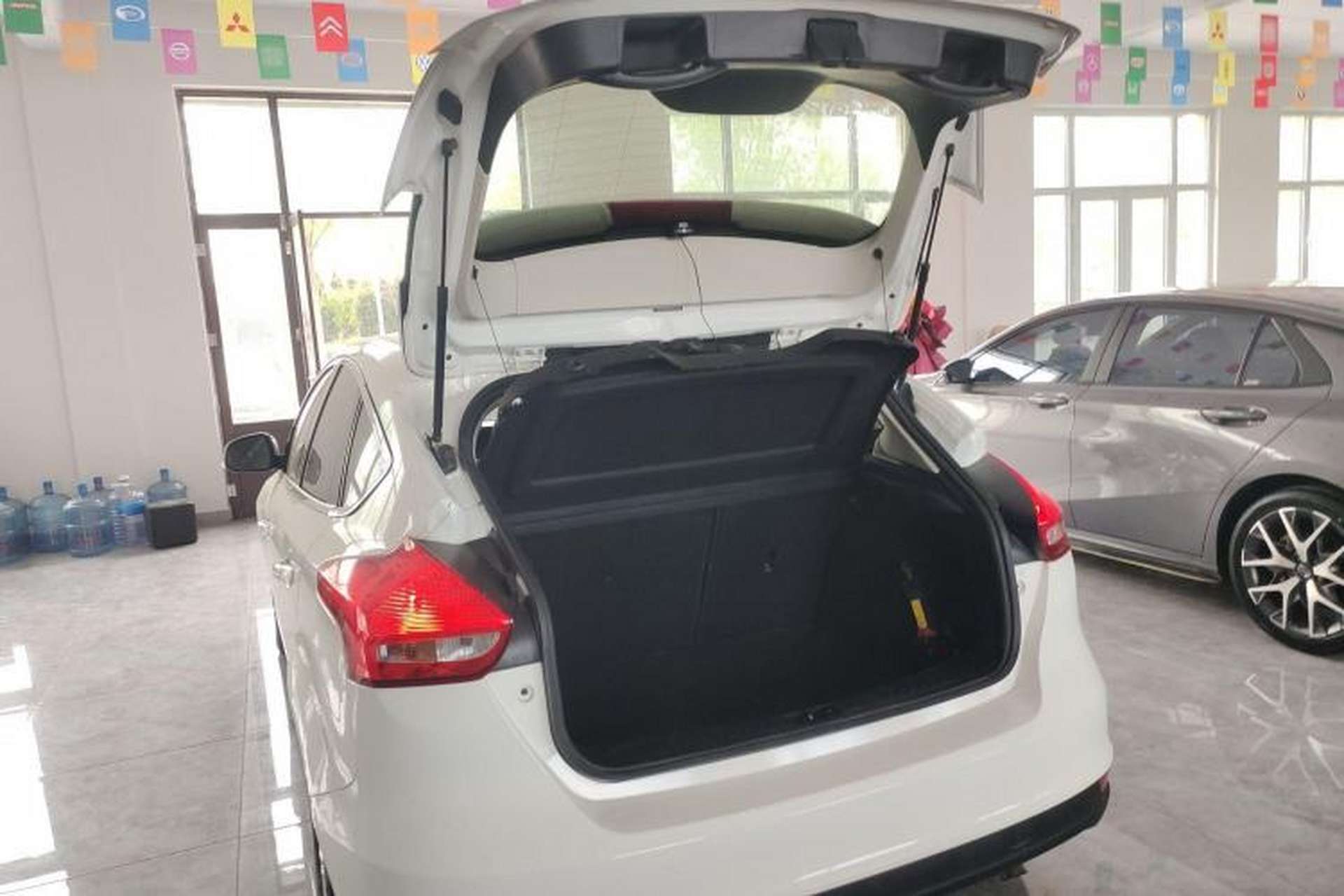 Used Ford Focus 2018 Hatchback Classic 1.6L Automatic Comfort Plus SmartDrive Edition Trunk