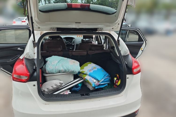 Used Ford Focus 2018 Hatchback Classic 1.6L Manual Comfort Plus SmartDrive Edition Trunk