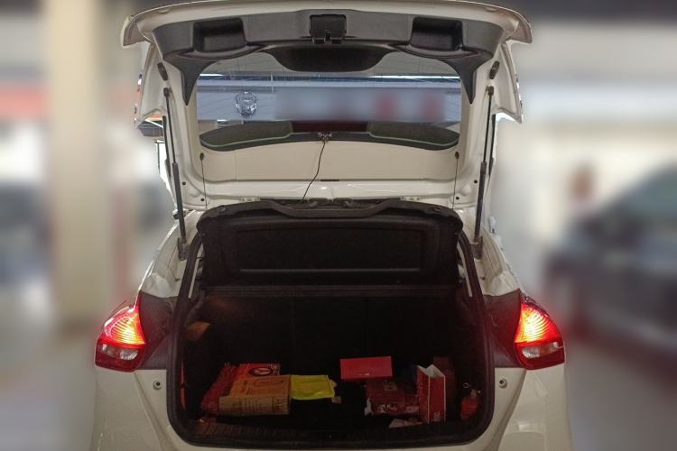 Used Ford Focus 2018 Hatchback Classic 1.6L Automatic Comfort Plus SmartDrive Edition Trunk