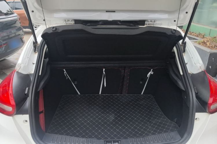 Used Ford Focus 2018 Hatchback Classic 1.6L Automatic Trendy SmartDrive Edition Trunk