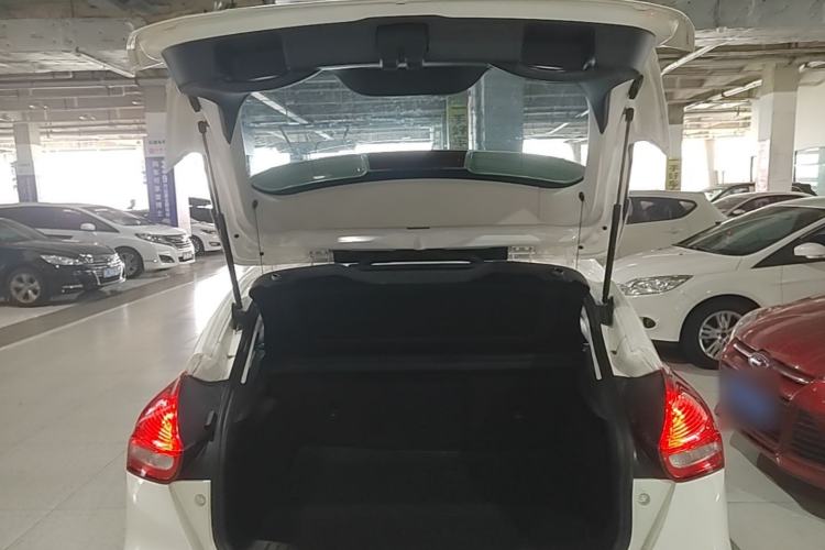 Used Ford Focus 2018 Hatchback Classic EcoBoost 180 Automatic Elite Model Trunk
