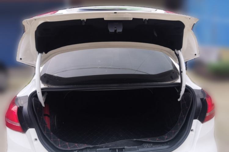 Used Ford Focus 2018 Sedan Classic 1.6L Automatic Trendy SmartDrive Edition Trunk