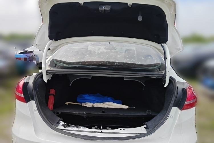 Used Ford Focus 2018 Sedan Classic 1.6L Automatic Trendy SmartDrive Edition Trunk
