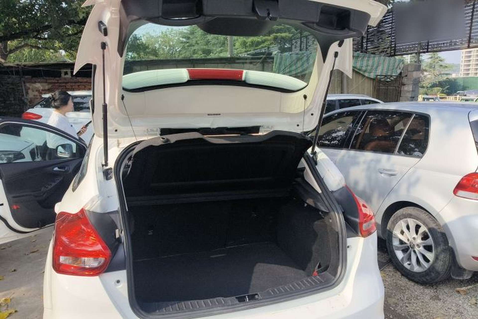 Used Ford Focus 2018 Hatchback Classic 1.6L Automatic Comfort Plus SmartDrive Edition Trunk