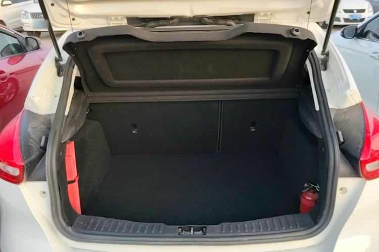 Used Ford Focus 2018 Hatchback Classic 1.6L Automatic Comfort Plus SmartDrive Edition Trunk