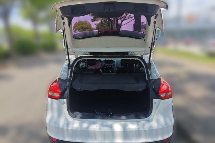 Used Ford Focus 2018 Hatchback Classic 1.6L Automatic Comfort Plus SmartDrive Edition Trunk