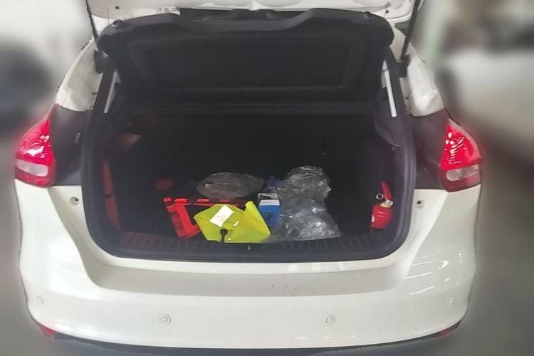 Used Ford Focus 2018 Hatchback Classic 1.6L Automatic Trendy SmartDrive Edition Trunk