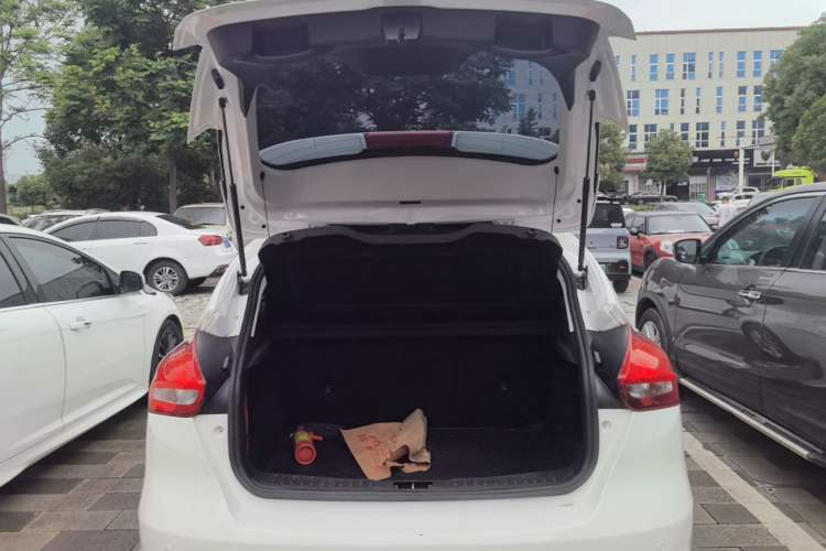 Used Ford Focus 2018 Hatchback Classic EcoBoost 180 Automatic Elite Model Trunk