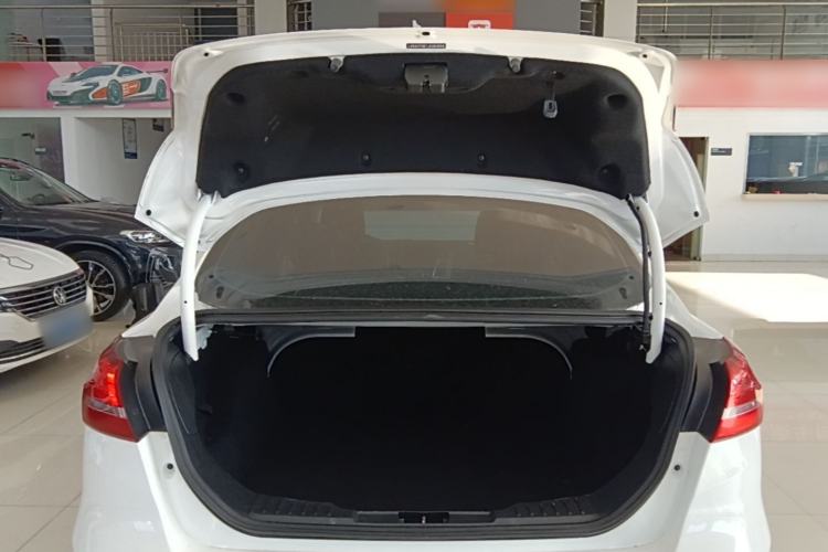 Used Ford Focus 2018 Sedan Classic 1.6L Automatic Comfort Plus Smart Drive Version Trunk