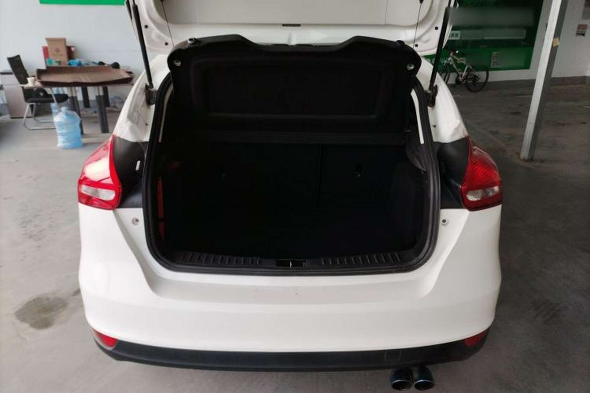 Used Ford Focus 2018 Hatchback Classic 1.6L Automatic Comfort Plus SmartDrive Edition Trunk