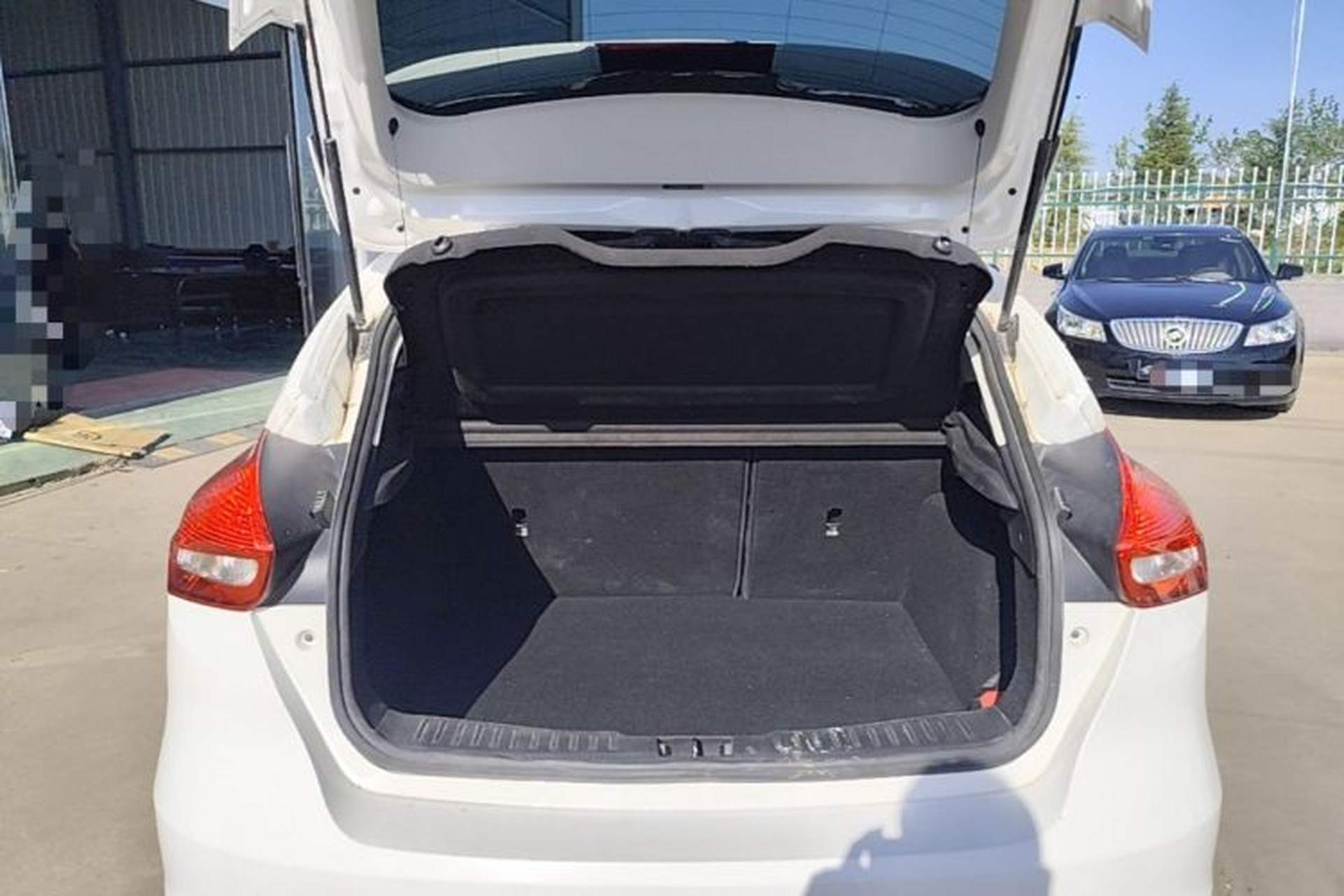 Used Ford Focus 2018 Hatchback Classic 1.6L Automatic Comfort Plus SmartDrive Edition Trunk