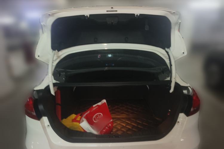 Used Ford Focus 2018 Sedan Classic 1.6L Automatic Trendy SmartDrive Edition Trunk