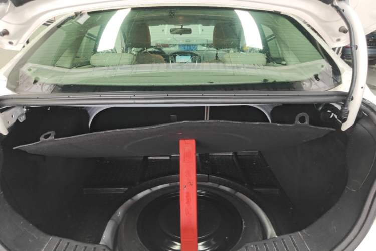 Used Ford Focus 2018 Sedan Classic 1.6L Automatic Comfort Plus Smart Drive Version Trunk