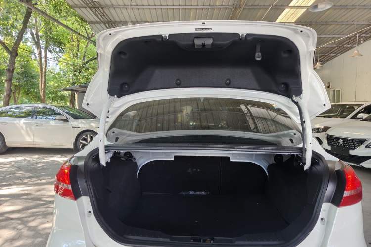 Used Ford Focus 2018 Sedan Classic EcoBoost 180 Automatic Elite Model Trunk