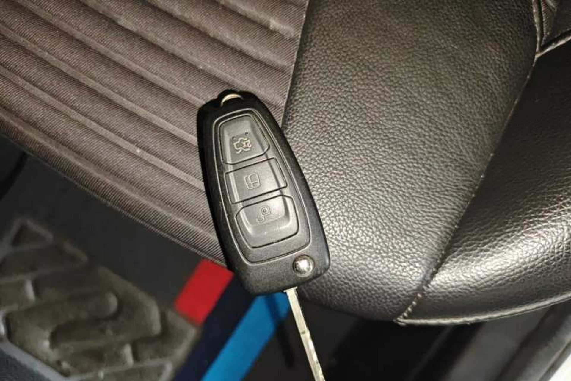 Used Ford Focus 2018 Hatchback Classic EcoBoost 180 Automatic Elite Model Vehicle Key