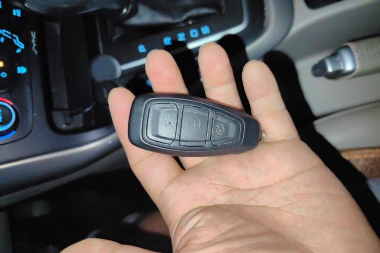 Used Ford Focus 2018 Sedan Classic EcoBoost 180 Automatic Flagship Model Vehicle Key