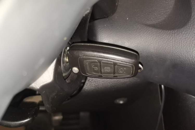 Used Ford Focus 2018 Sedan Classic EcoBoost 180 Automatic Elite Model Vehicle Key