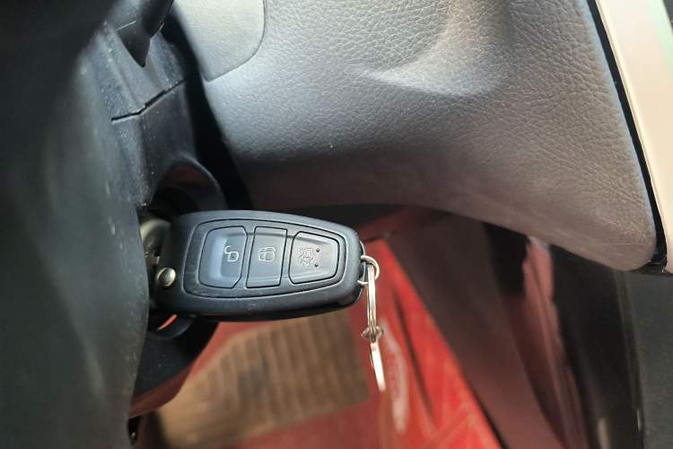 Used Ford Focus 2018 Sedan Classic EcoBoost 180 Automatic Elite Model Vehicle Key