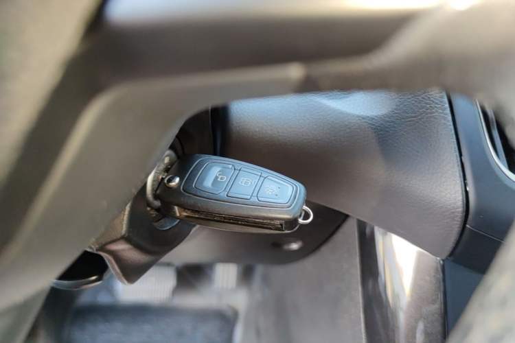 Used Ford Focus 2018 Sedan Classic EcoBoost 180 Automatic Elite Model Vehicle Key