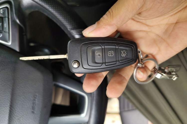 Used Ford Focus 2018 Sedan Classic EcoBoost 180 Automatic Elite Model Vehicle Key
