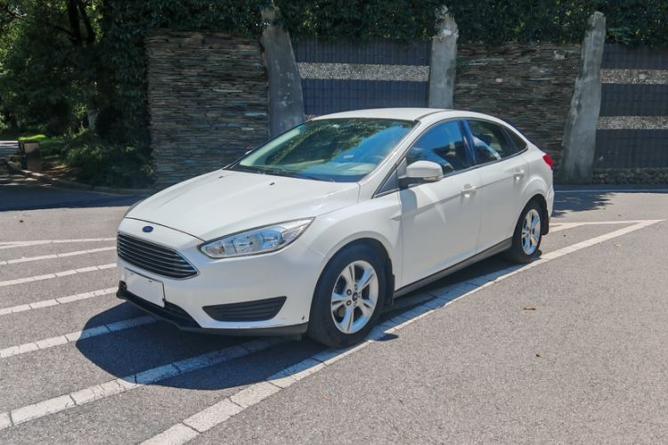 Used Ford Focus 2018 Sedan Classic 1.6L Automatic Comfort Plus Smart Drive Version Guazi used car, China used car export, Used car for sale, Used  cars, Cheapest cars for sale
