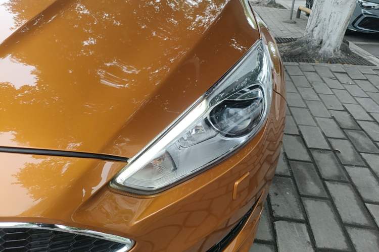 Used Ford Focus 2018 Hatchback Classic EcoBoost 180 Automatic Sport Edition Left Front Headlight