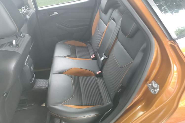 Used Ford Focus 2018 Hatchback Classic EcoBoost 180 Automatic Sport Edition Left Rear Seat