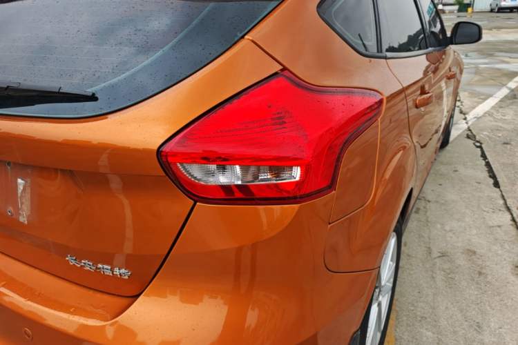 Used Ford Focus 2018 Hatchback Classic 1.6L Automatic Trendy SmartDrive Edition Right Rear Taillight
