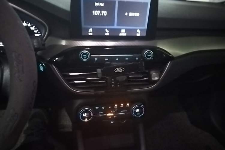 Used Ford Focus 2019 Hatchback EcoBoost 180 Automatic Trendy Model Audio And AC Panel