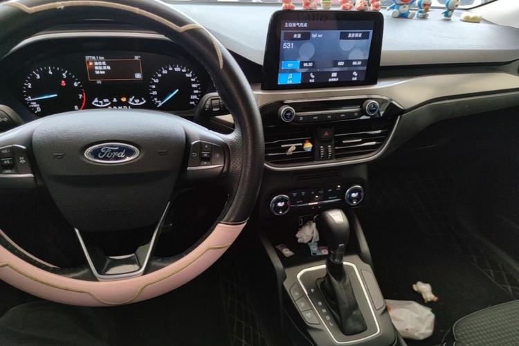 Used Ford Focus 2019 Hatchback 1.5L Automatic Trendy Version China VI Standard Center Console