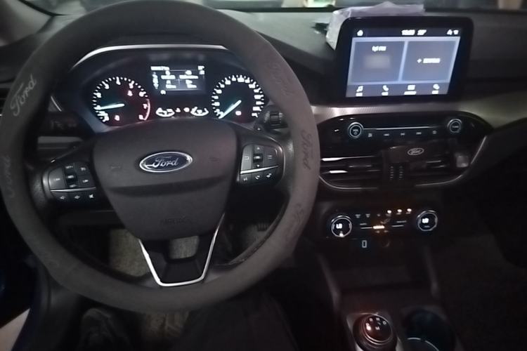 Used Ford Focus 2019 Hatchback EcoBoost 180 Automatic Trendy Model Center Console