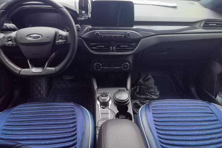 Used Ford Focus 2019 Hatchback EcoBoost 180 Automatic ST Line Center Console