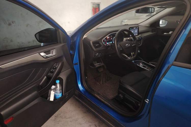 Used Ford Focus 2019 Sedan EcoBoost 180 Automatic Trend Edition Driver Seat