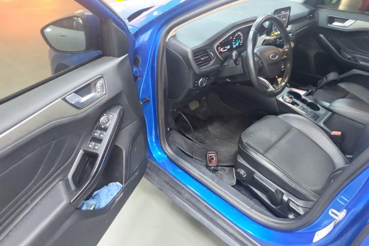 Used Ford Focus 2019 Sedan EcoBoost 180 Automatic Trend Edition Driver Seat