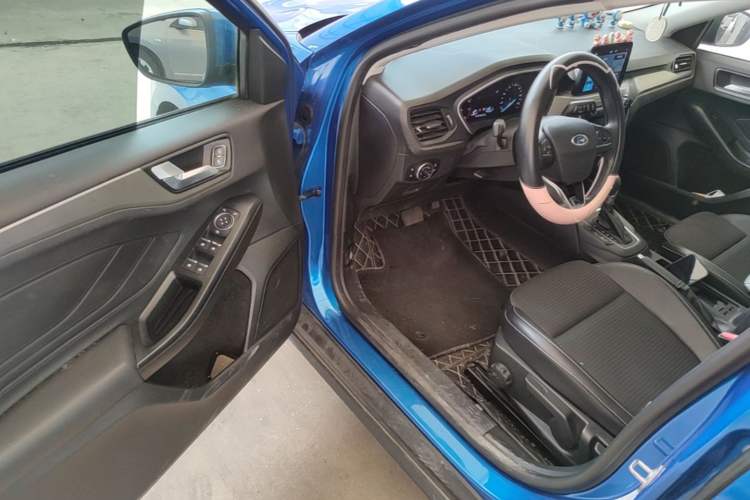 Used Ford Focus 2019 Hatchback 1.5L Automatic Trendy Version China VI Standard Driver Seat