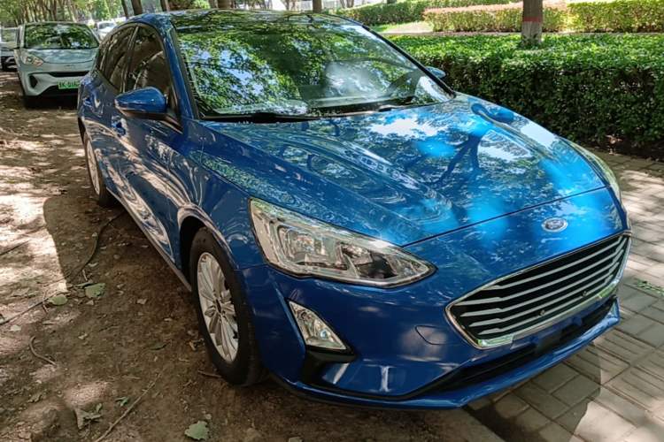 Used Ford Focus 2019 Hatchback EcoBoost 180 Automatic Trendy Model Exterior 1