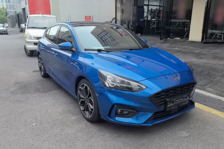 Used Ford Focus 2019 Hatchback EcoBoost 180 Automatic ST Line Front Right 45 Deg