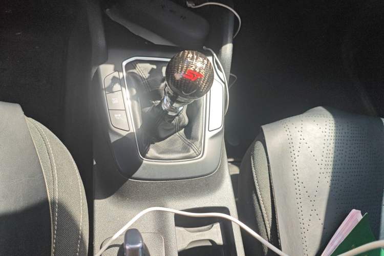 Used Ford Focus 2019 Hatchback 1.5L Manual FENGYUE Model China V Standard Gear Lever