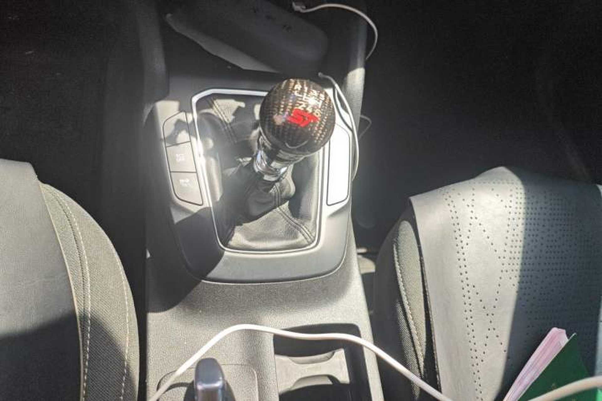 Used Ford Focus 2019 Hatchback 1.5L Manual FENGYUE Model China V Standard Gear Lever
