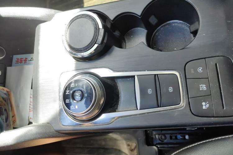 Used Ford Focus 2019 Sedan EcoBoost 180 Automatic Trend Edition Gear Lever